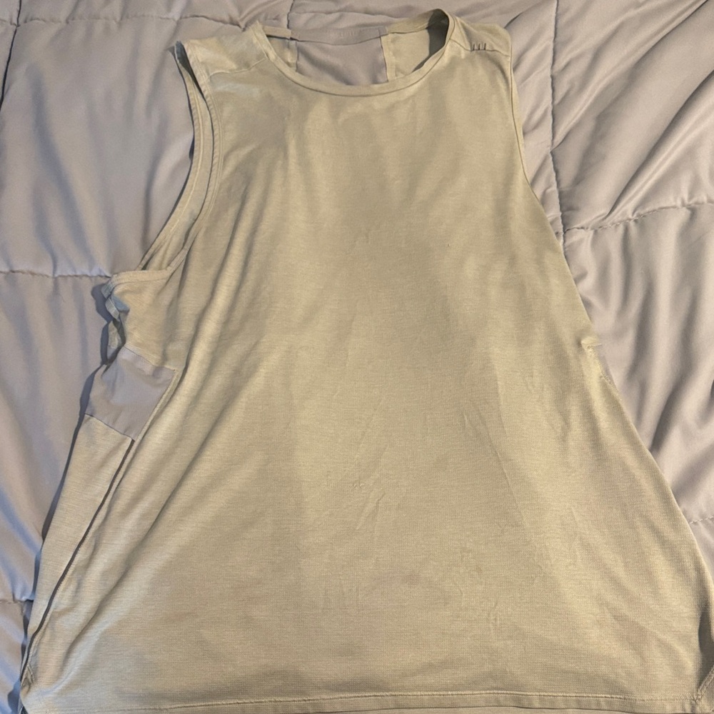 Men’s lululemon beige/gray tank top sz L slight stains